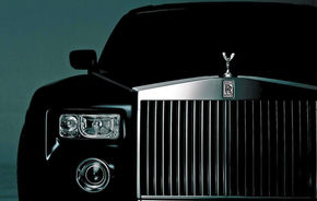 Lexus tinteste la succesul Rolls Royce