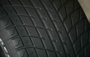 Bridgestone explica problemele pneurilor pe ploaie
