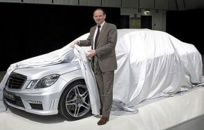 Oficial: Primul teaser al viitorului Mercedes E-Klasse AMG
