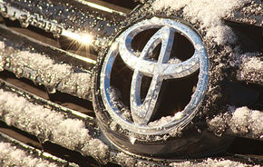Toyota scade productia si intra sub marja de profit