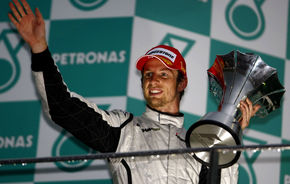 Marele Premiu al Malaeziei: Button castiga jumatate de cursa!