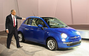 Vicele Chrysler a venit la conferinta de la New York intr-un Fiat 500