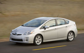 Toyota estimeaza 40.000 de comenzi pentru noul Prius