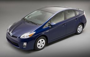 Toyota a primit 75.000 de comenzi pentru Prius