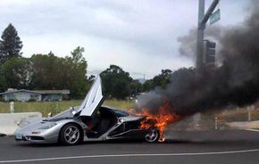 VIDEO: Un McLaren F1 a luat foc in California