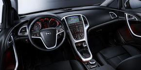 OFICIAL: Primele imagini cu interiorul noului Opel Astra (+video)