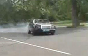 VIDEO: Rolls-Royce Phantom Drophead in... drift!