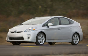 Toyota: "Clientii Prius ne-au cerut un motor mai mare"