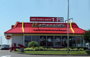 McDonald’s va incarca gratuit vehiculele electrice ale clientilor