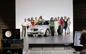 Faceti cunostinta cu vocile din interiorul modelelor Mercedes!