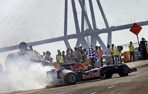 VIDEO: Coulthard a facut show in India