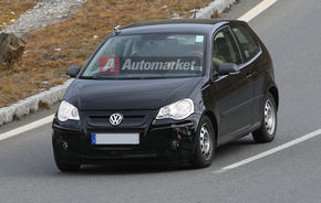 EXCLUSIV: Volkswagen Up face teste de sasiu cu o caroserie de Polo