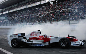 GALERIE FOTO: Toyota Racing si-a luat ramas bun de la fani