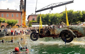 Un Bugatti ruginit in lac timp de 73 de ani va fi scos la licitatie
