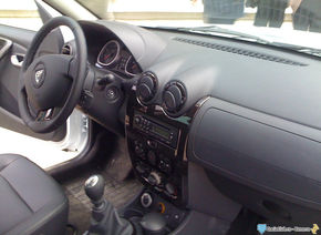 Iata interiorul lui Dacia Duster!