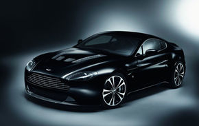 Negrul ramane la moda: Aston Martin DBS si V12 Vantage Carbon Black