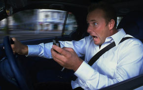 STUDIU: Interdictia telefoanelor mobile la volan nu reduce numarul de accidente