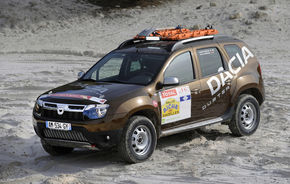Dacia Duster de serie debuteaza in raliuri pe dunele din Sahara