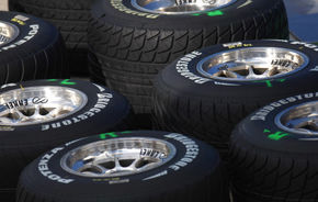 Michelin şi Pirelli, singurele opţiuni pentru pneuri în 2011