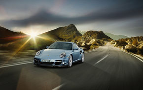 UPDATE: Porsche ironizează Mini şi refuză o confruntare. Mini răspunde rapid