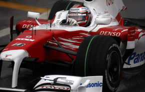 Pirelli ar putea evalua noile pneuri pe monopostul Toyota