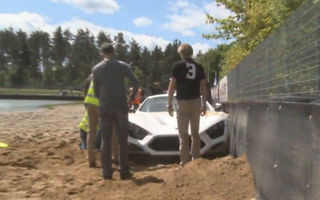 VIDEO: Primul exemplar Zenvo ST1 a făcut accident pe circuit