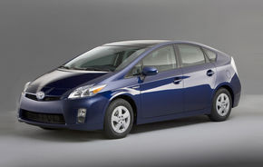 Toyota Prius este din nou cea mai bine vândută maşină din Japonia