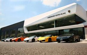 Lamborghini a deschis un showroom impresionant în Milano
