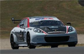 Porsche Panamera a debutat în Superstars Series