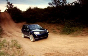 VIDEO: Land Rover Freelander facelift, pe şosea şi în off-road