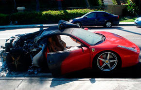 Ferrari 458 Italia recidivează: un nou motor în flăcări