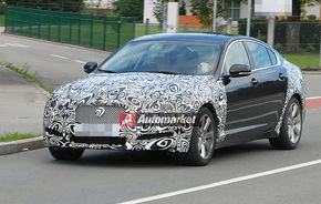 FOTO EXCLUSIV* : Jaguar testează XF facelift