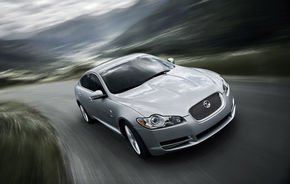 Jaguar a prezentat o versiune hibridă a lui XF