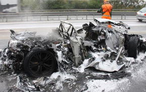 Un Audi R8 GT a luat foc în urma unui accident
