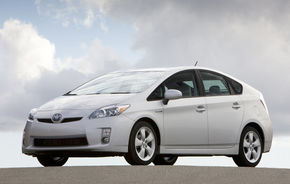 Toyota Prius împlineşte 10 ani în SUA şi două milioane de exemplare vândute în lume