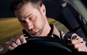 STUDIU: Şoferii obosiţi sunt implicaţi în 17% din accidentele fatale