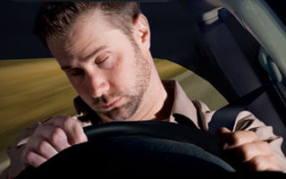 STUDIU: Şoferii obosiţi sunt implicaţi în 17% din accidentele fatale