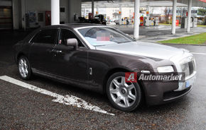 FOTO EXCLUSIV* :  Rolls Royce testează Ghost cu ampatament mărit