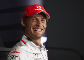 Button: "McLaren va fi avantajată de sistemul KERS"