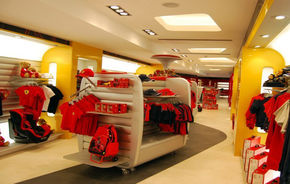 Ferrari Store Bucureşti aniversează un an de existenţă