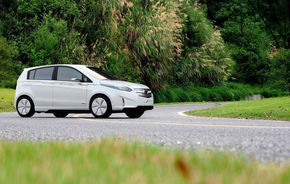 Chevrolet propune un nou concept electric: Sail EV