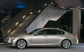 Hoţii din Detroit au furat un BMW Seria 7 care aparţinea oficialilor germani