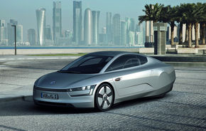 Volkswagen: XL1, conceptul care consumă 0.9 litri/100 km, vine în serie în 2013