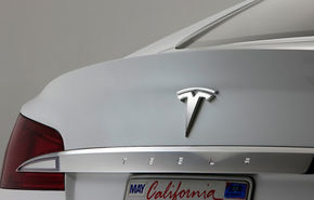 Tesla pregăteşte un crossover electric - Model X