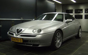 Un olandez a echipat un Alfa Romeo GTV cu două motoare V6