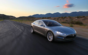 Tesla Model S va fi disponibil din 2012