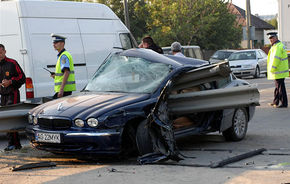 Statistică neagră în 2010: Şase români au murit zilnic în accidente rutiere