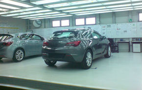 Prima imagine a noului Opel Astra GTC în versiune de serie