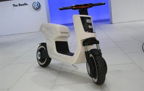 SHANGHAI 2011: Volkswagen a prezentat conceptul unui scuter electric