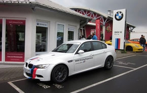 Sabine Schmitz şi BMW M5 Ring Taxi părăsesc Nurburgringul